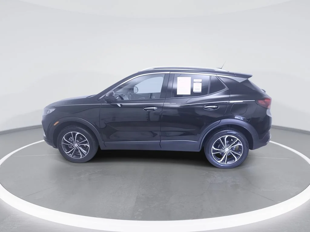 Used 2023 Black Buick Essence image 5