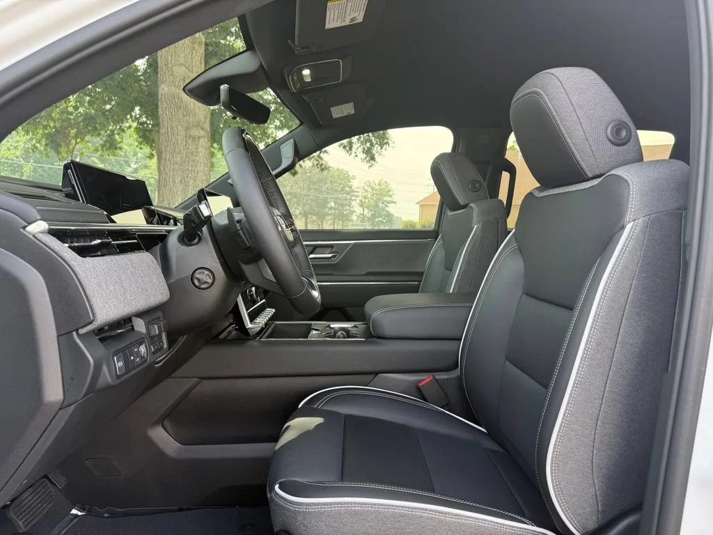 Used 2026 Summit White GMC Elevation Extended Range image 12