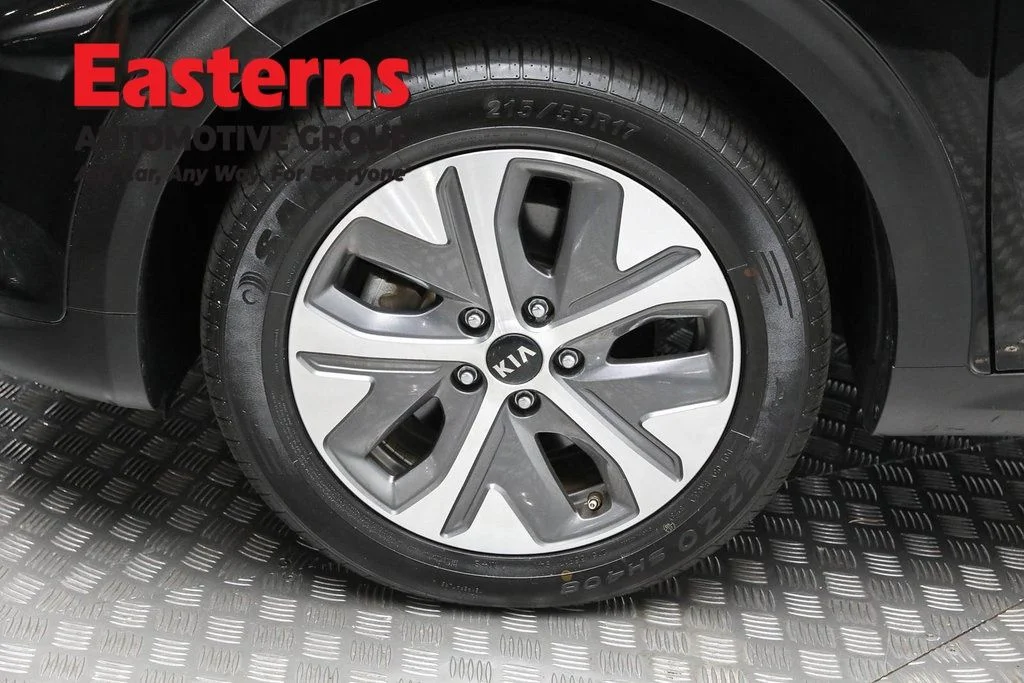 Used 2021 Black Kia EX image 30