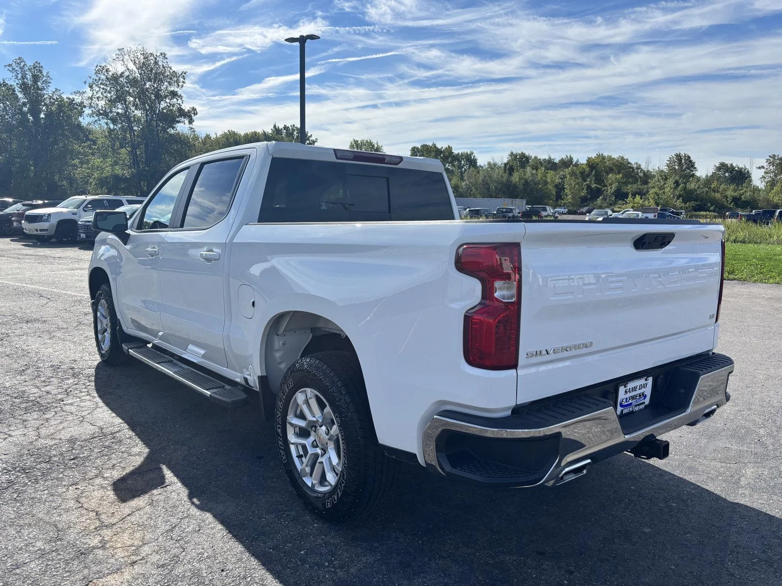 New 2026 Summit White Chevrolet LT image 29