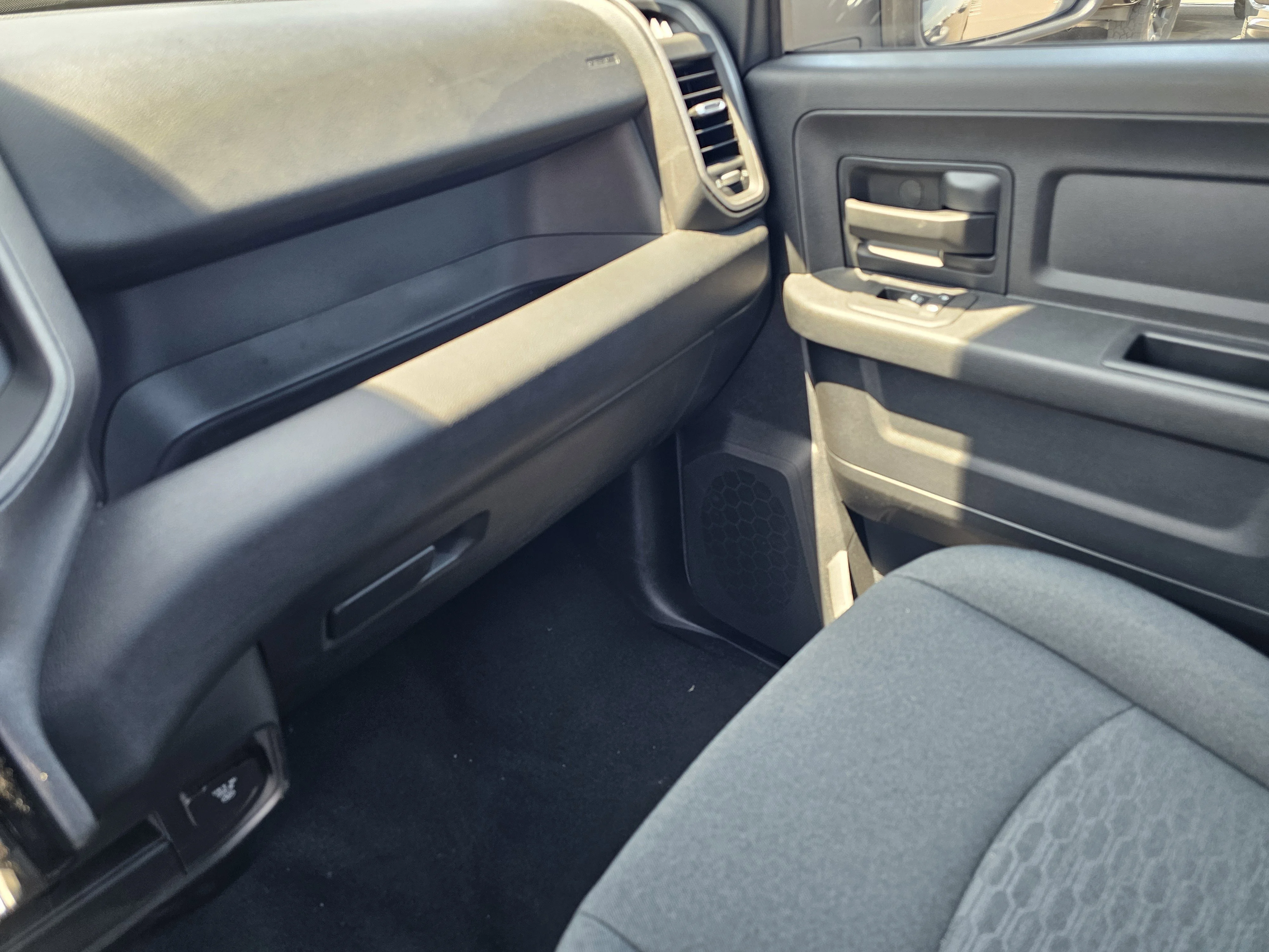 2025 RAM 2500 Tradesman - Photo 28