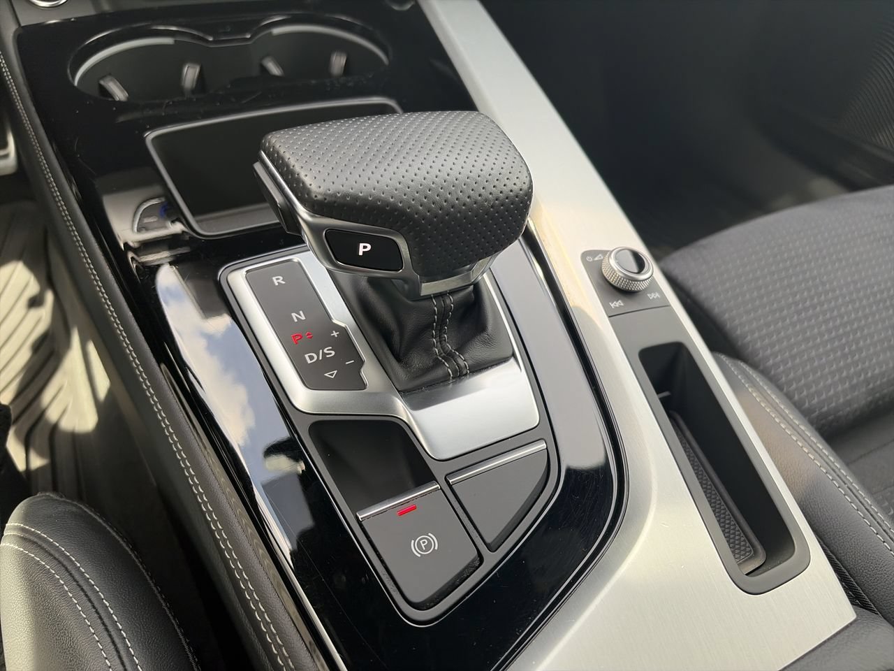 Used 2022 Ibis White Audi S line Premium Plus image 26