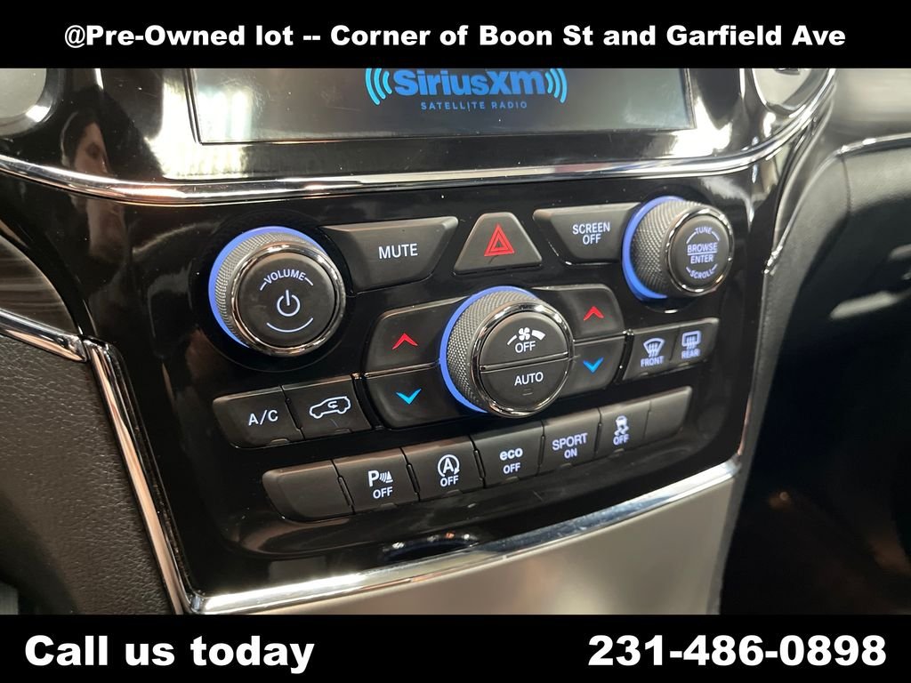 Used 2021 Silver Jeep Limited image 20