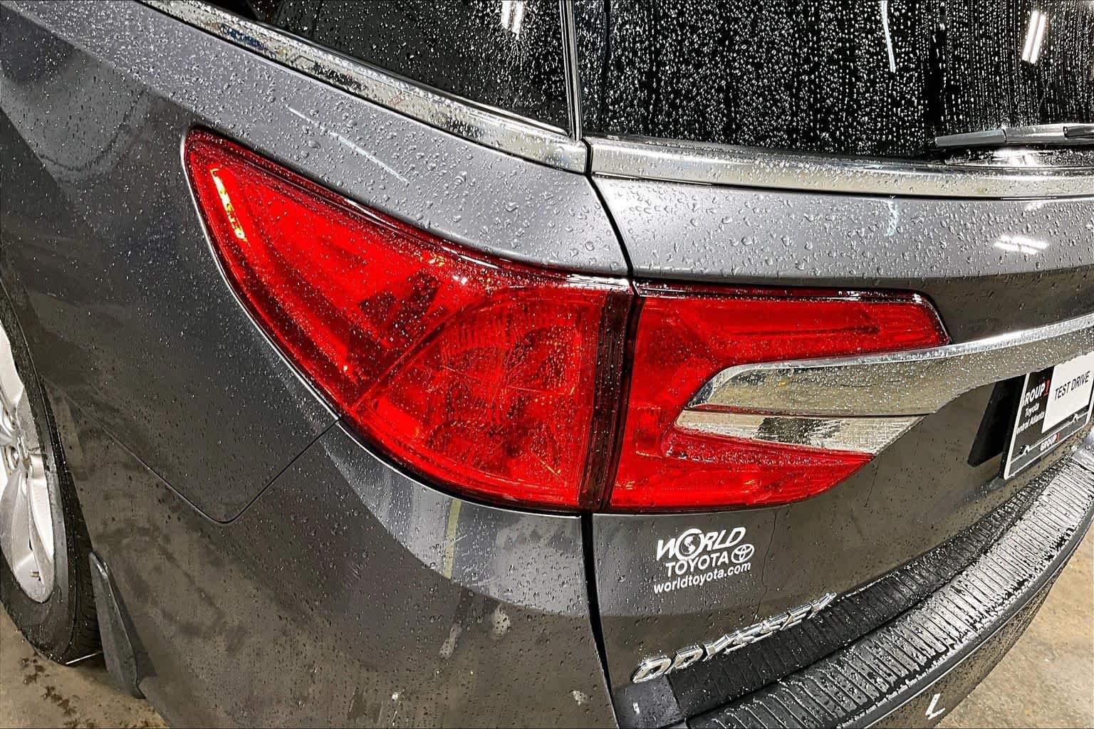 Used 2018 Modern Steel Metallic Honda EX-L image 28
