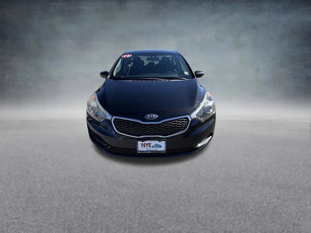Used 2016 Black Kia LX image 9