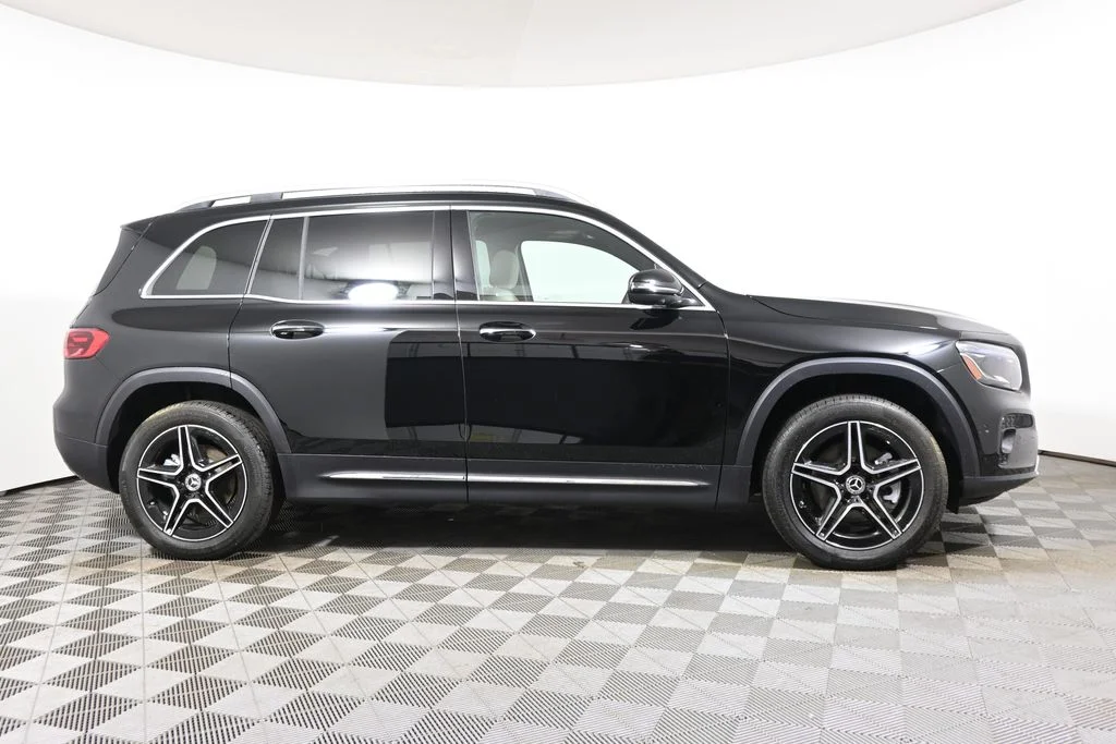 Used 2026 Black Mercedes-Benz GLB 250 image 8