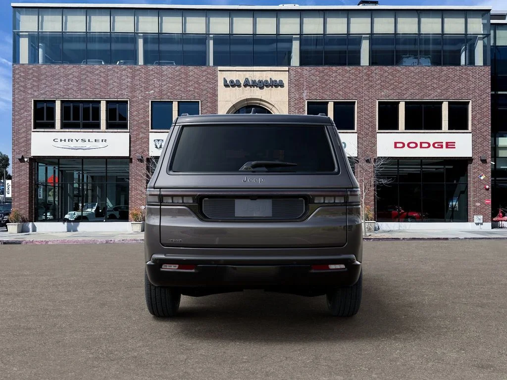 New 2026 Baltic-Gray Metallic Clear-Coat Exterior Paint Jeep Summit Obsidian image 7