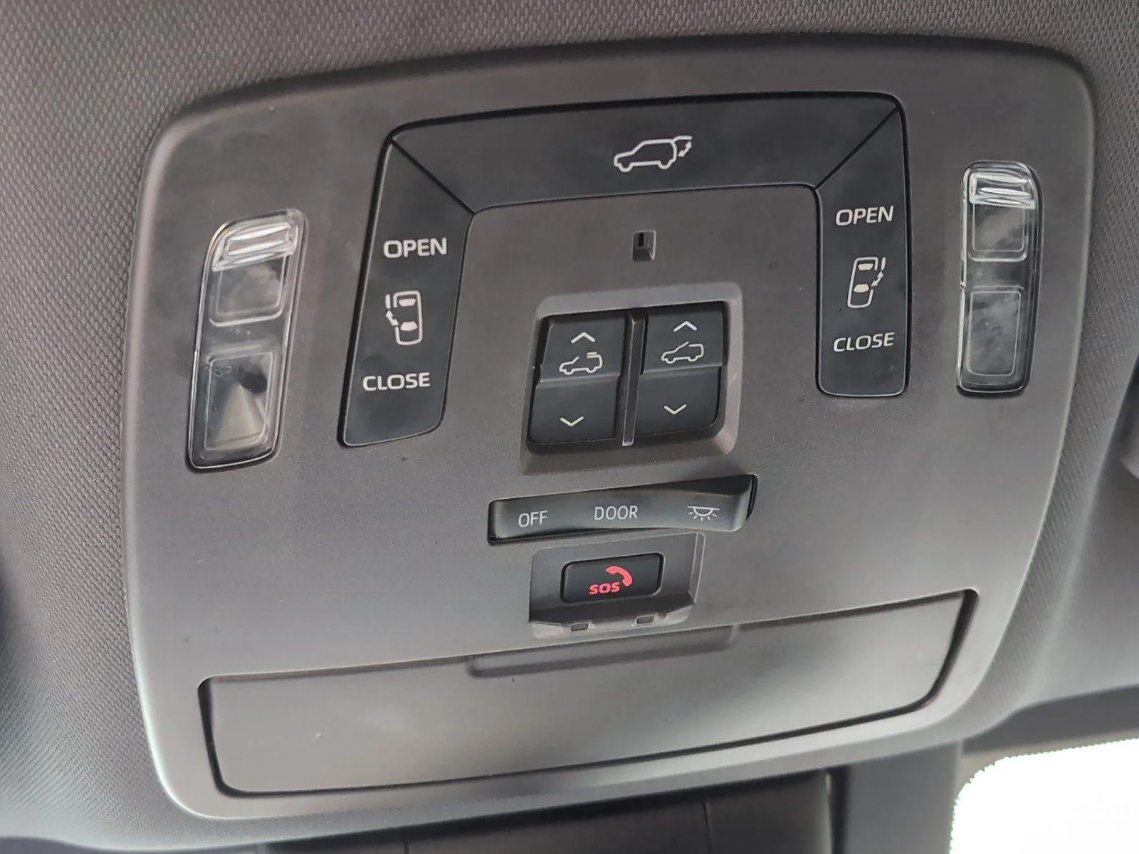 Used 2021 Celestial Silver Metallic Toyota Platinum 7-Passenger image 17