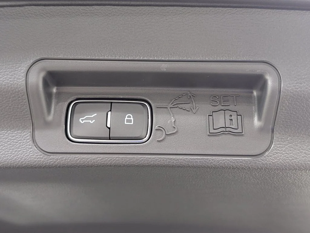 New 2027 Carbonized Gray Metallic Ford Active image 21