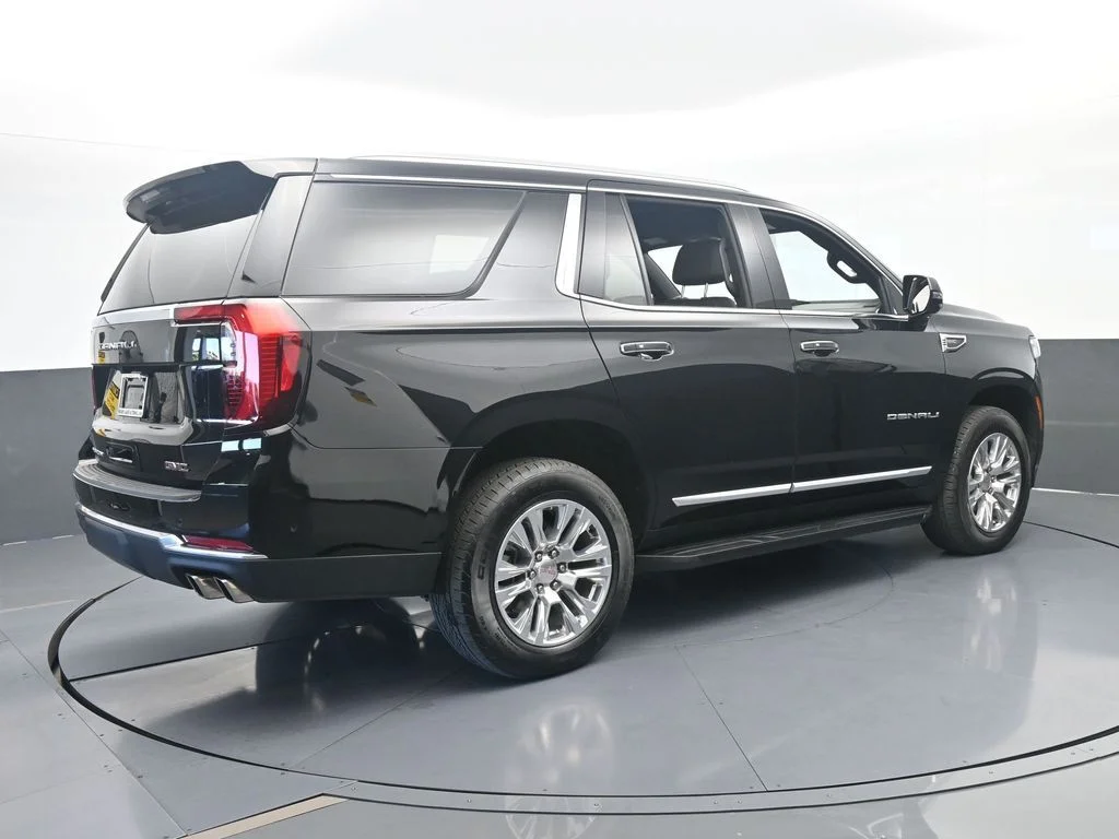Used 2025 Onyx Black GMC Denali image 6