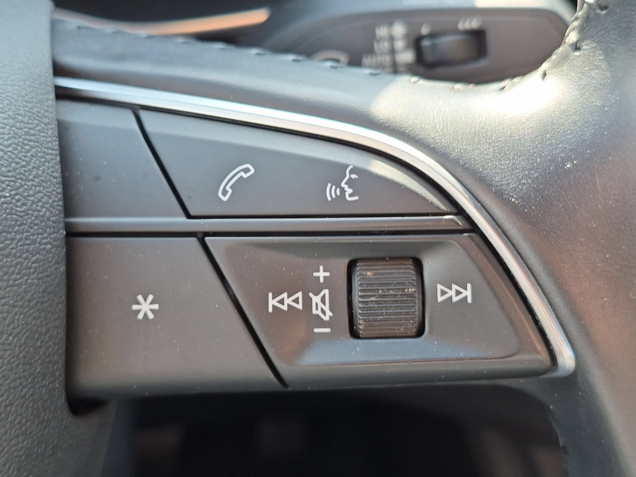 Used 2020 Black Metallic Audi S line Prestige image 19