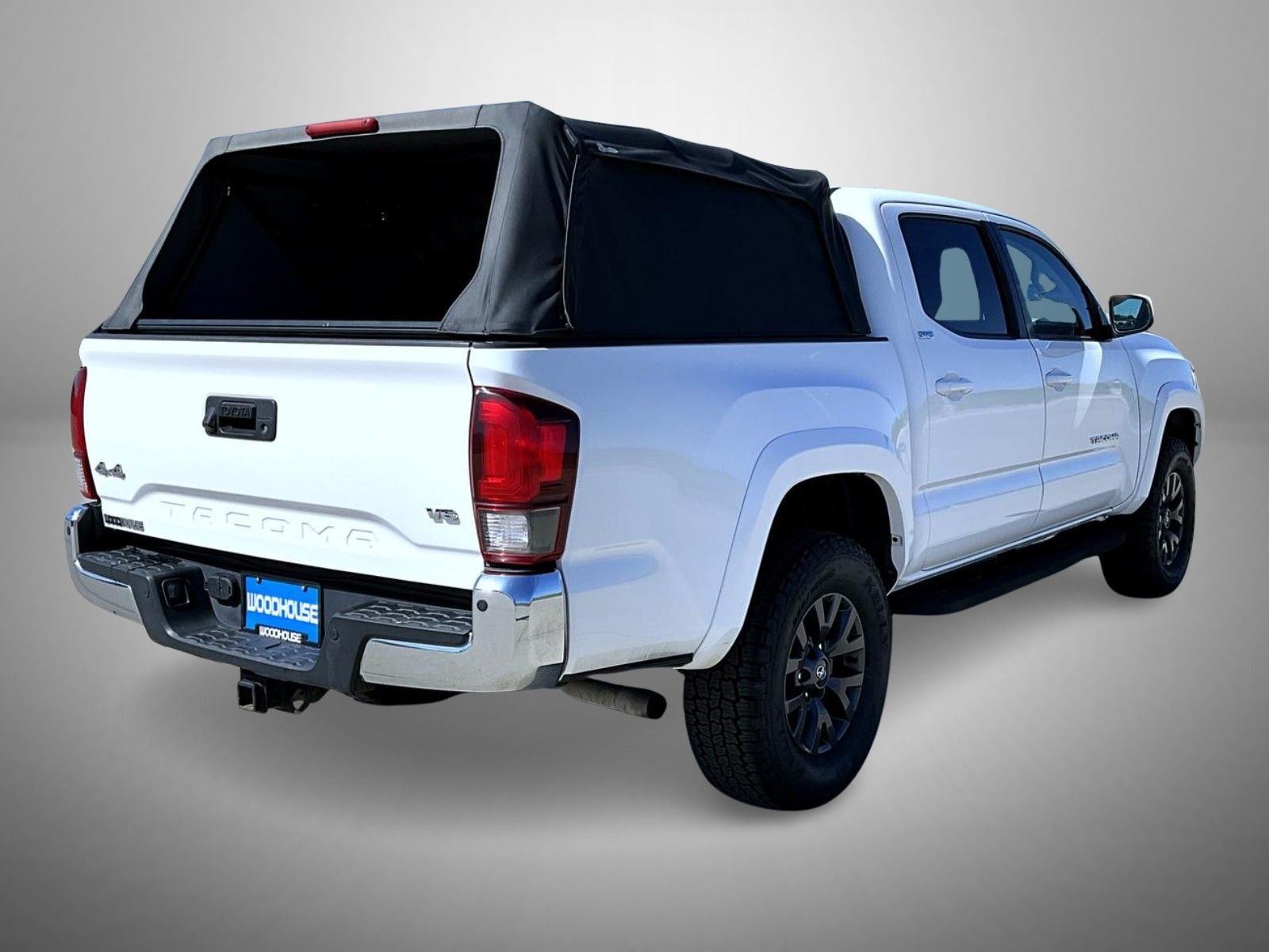 Used 2022 White Toyota SR5 image 5