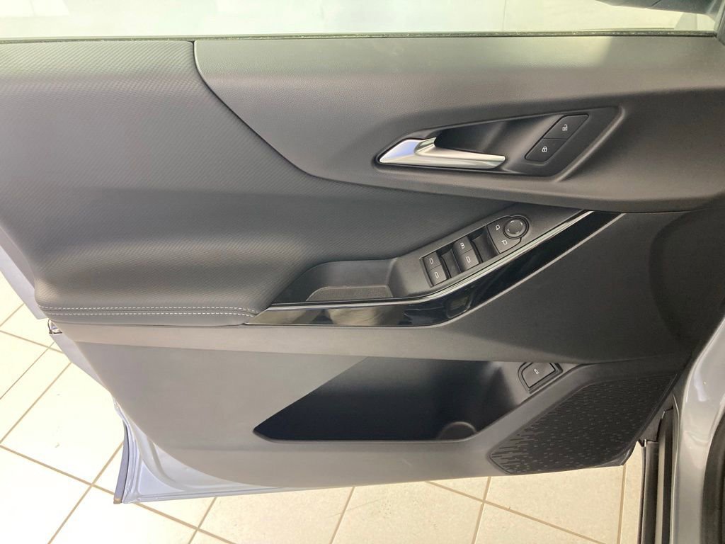2026 Chevrolet Equinox LT - Photo 13