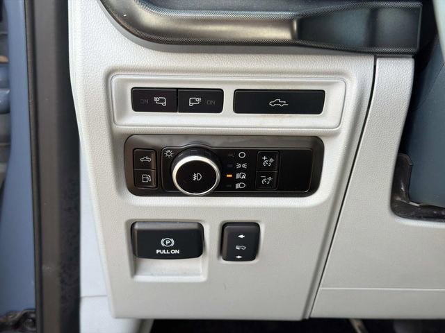 Used 2023 Azure Gray Metall Ford XL image 27
