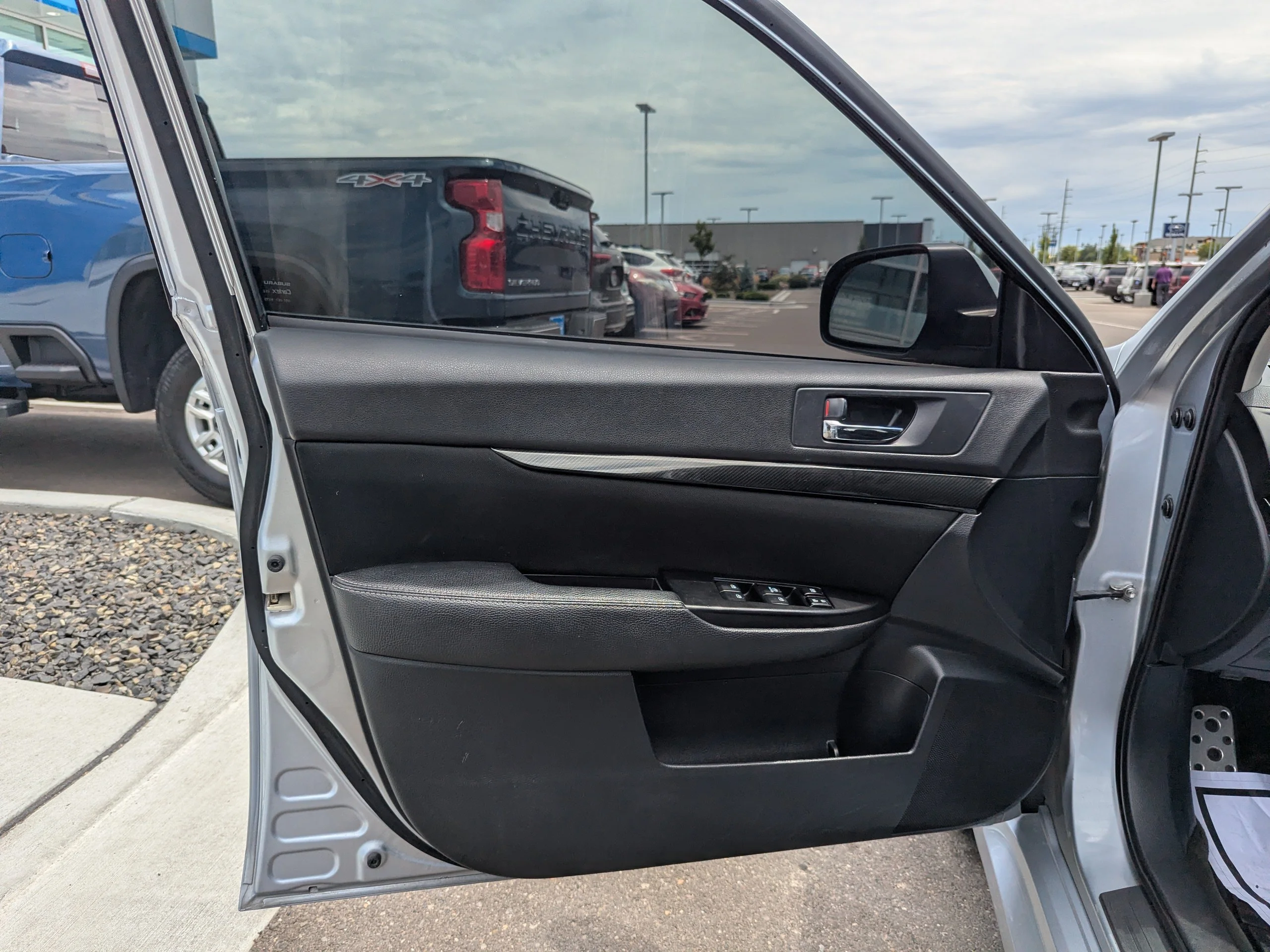 Used 2014 Ice Silver Metallic Subaru 2.5i Sport image 10