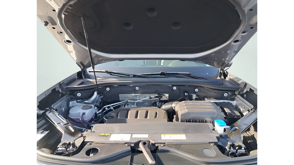 New 2026 Silver Volkswagen SE w/Technology image 23