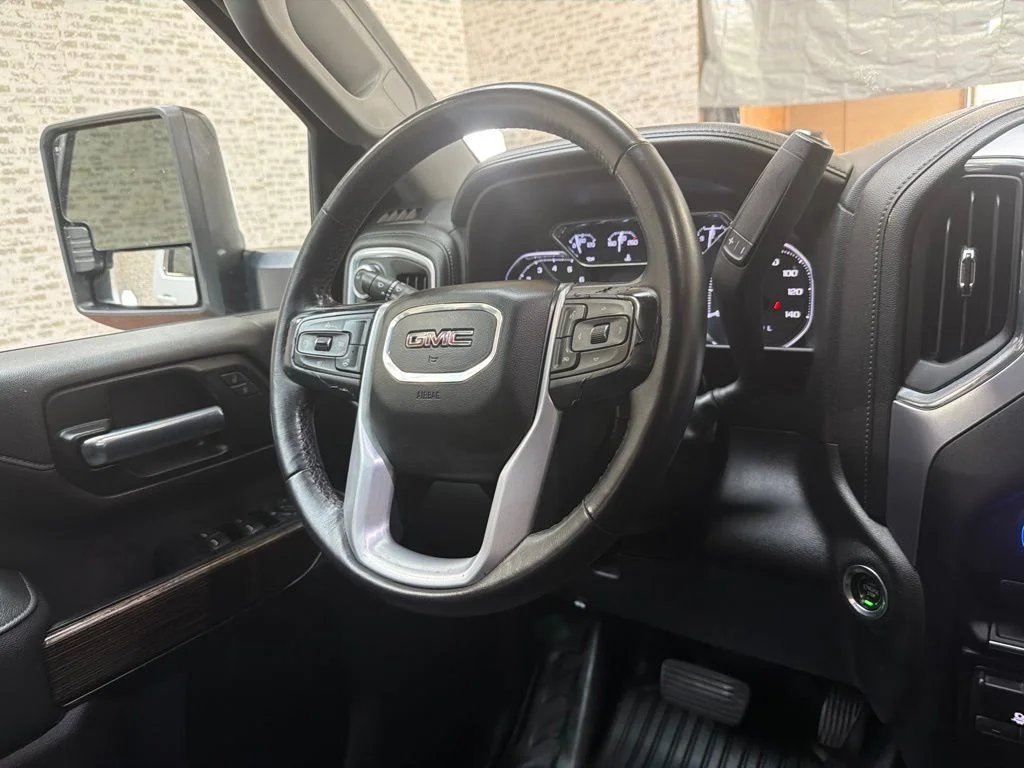 Used 2022 Summit White GMC SLE image 17