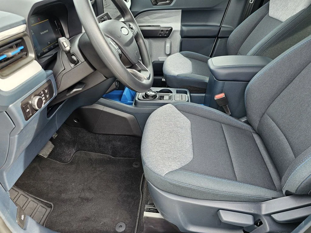 Used 2026 Oxford White Ford XLT image 23