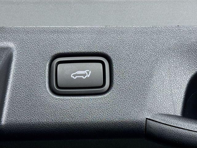 New 2026 Silver Hyundai SEL FWD image 40