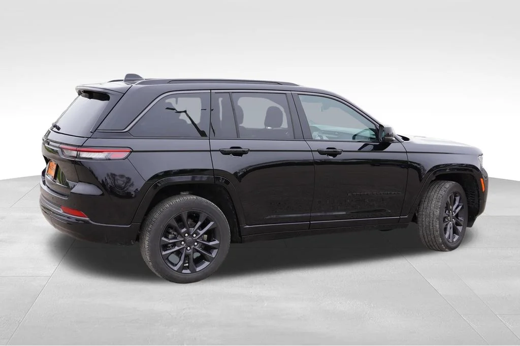 Certified Used 2026 Black Jeep Limited Reserve image 4