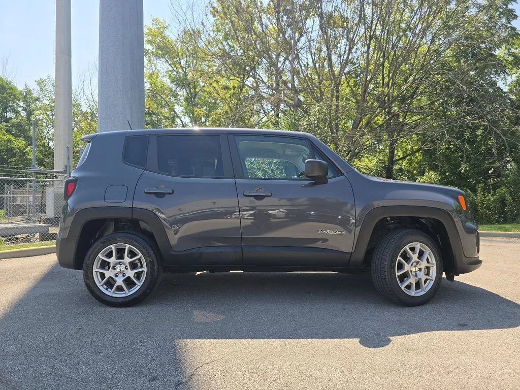 Used 2023 Gray Jeep Latitude image 15
