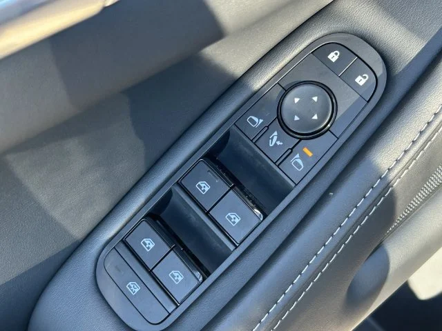 New 2027 GRAPHITE SHADOW INFINITI Luxe AWD image 23