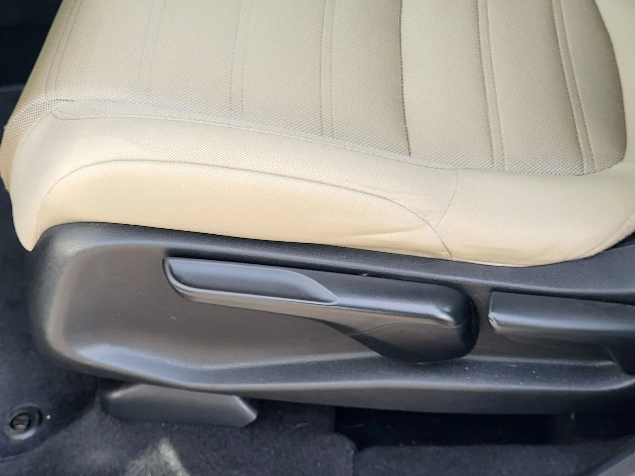 Used 2020 Platinum White Pearl Honda LX image 13
