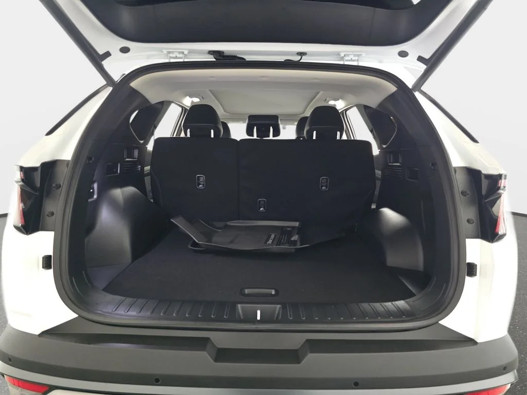 Used 2025 White Hyundai Limited image 14