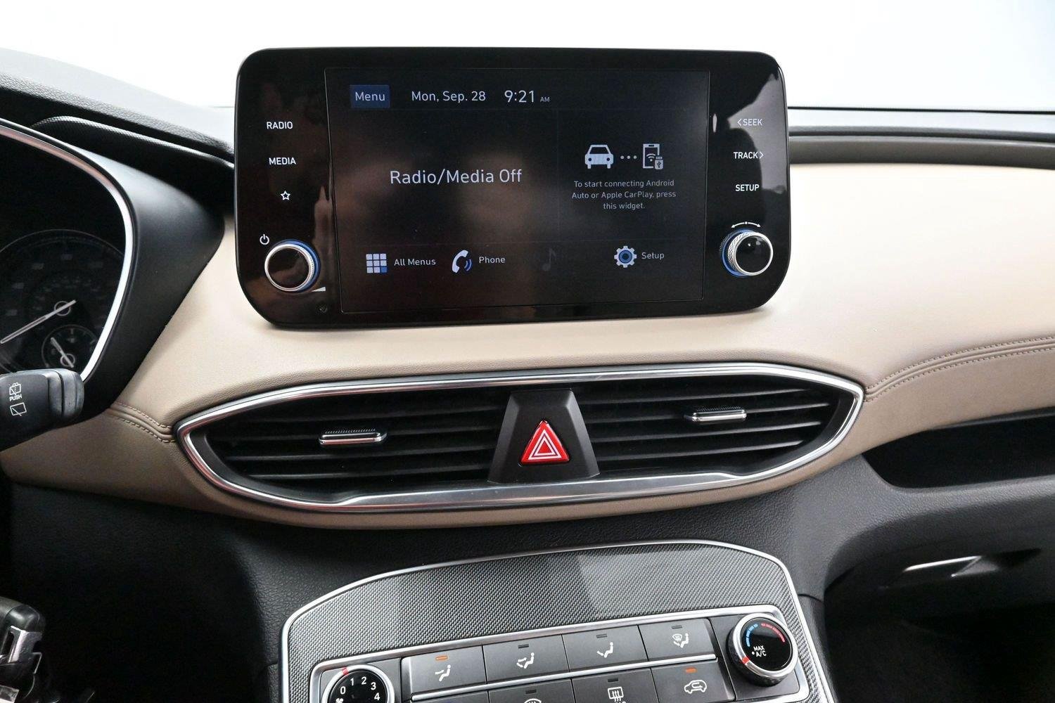 Used 2022 Quartz White Hyundai SE image 20