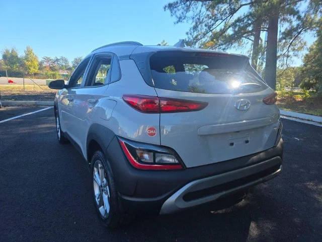 Used 2022 Silver Hyundai SEL image 2