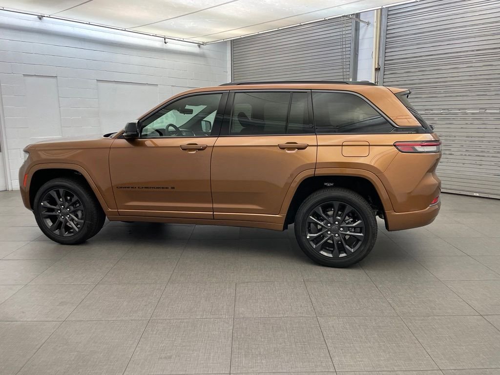 New 2026 Copper Shino Metallic Clearcoat Jeep Limited Reserve image 5