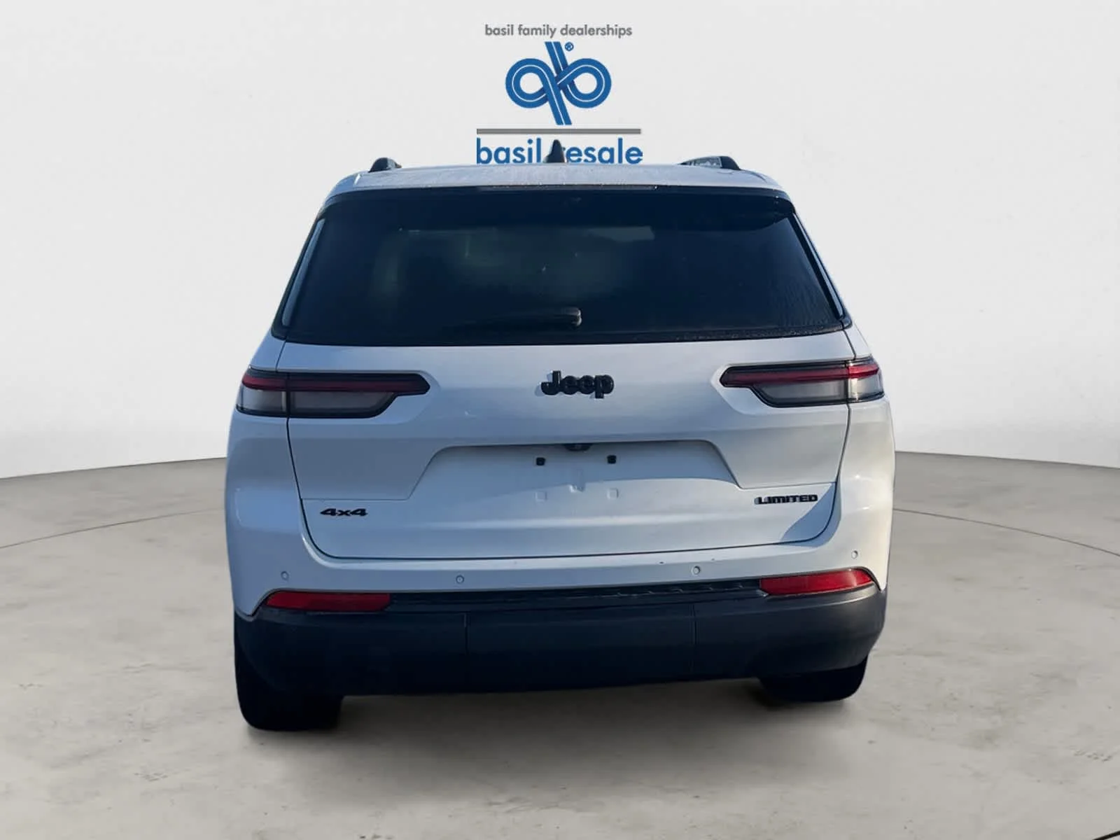 Used 2024 Bright White Jeep Limited image 6