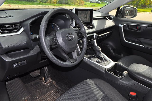 Used 2023 White Toyota LE image 9