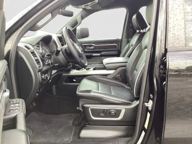 Certified Used 2025 Diamond Black Ram Laramie image 9