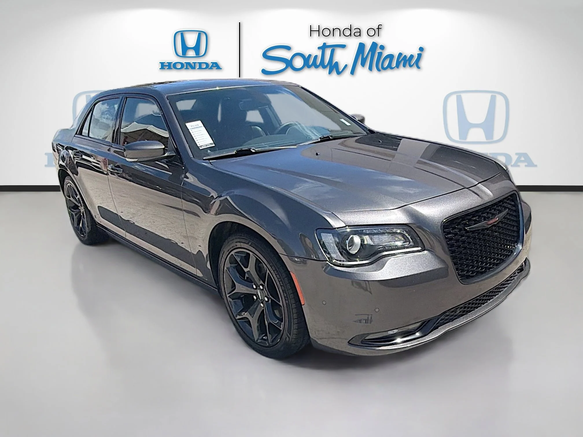 2023 Chrysler 300 S's photo