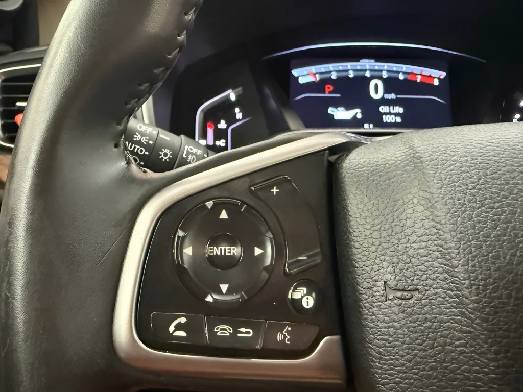 Used 2022 White Honda EX-L image 18