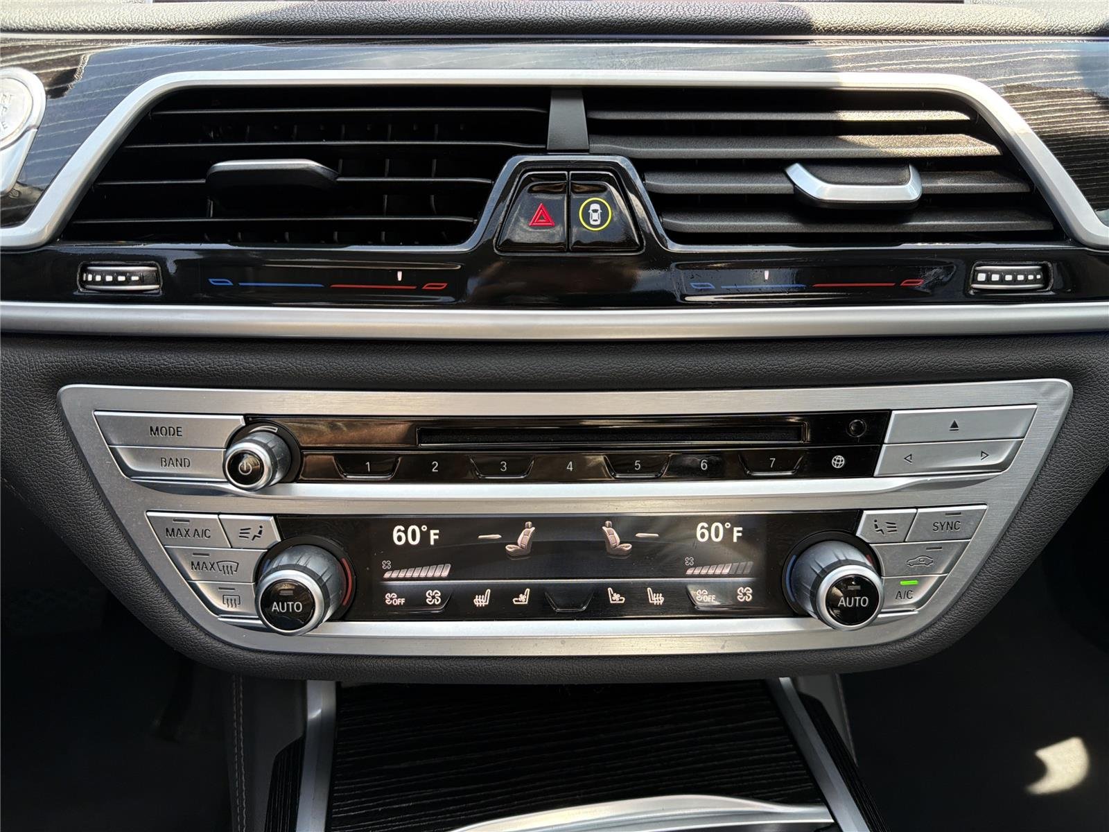 Used 2020 Black Sapphire Metallic BMW 740i xDrive image 8