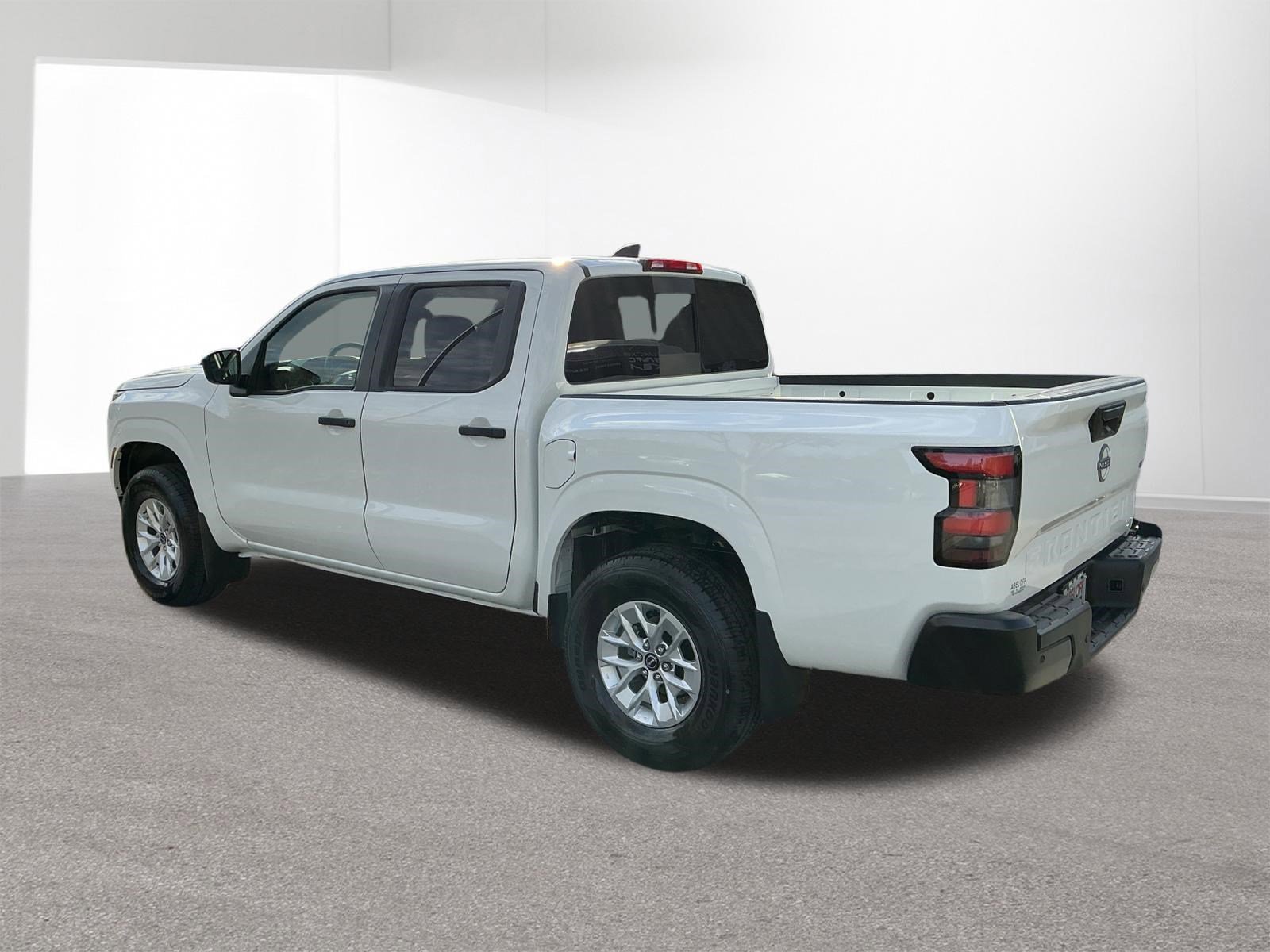 New 2026 Glacier White Nissan Crew Cab S image 5