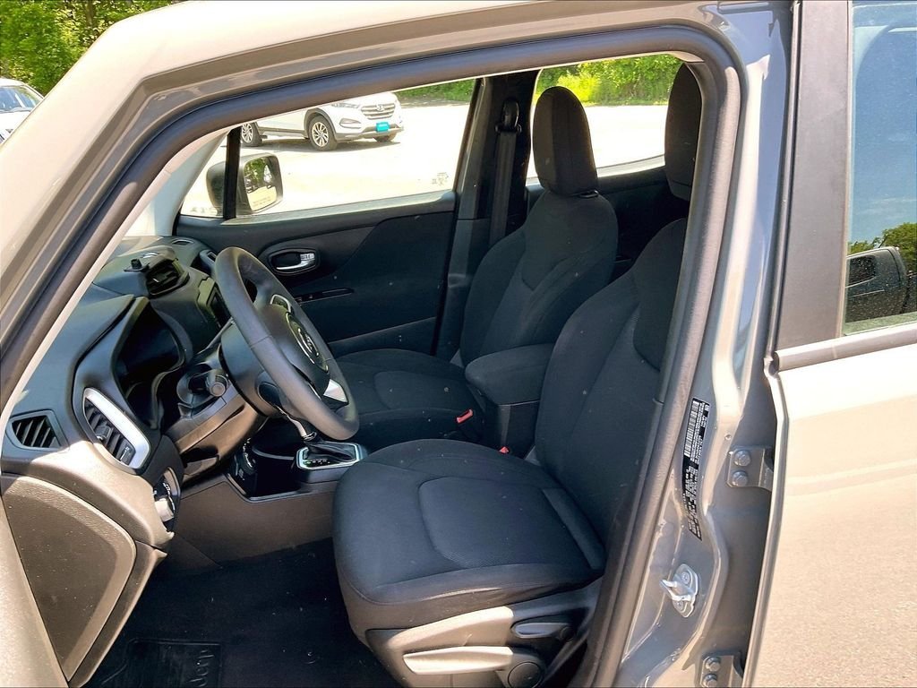 Used 2020 Gray Jeep Sport image 10