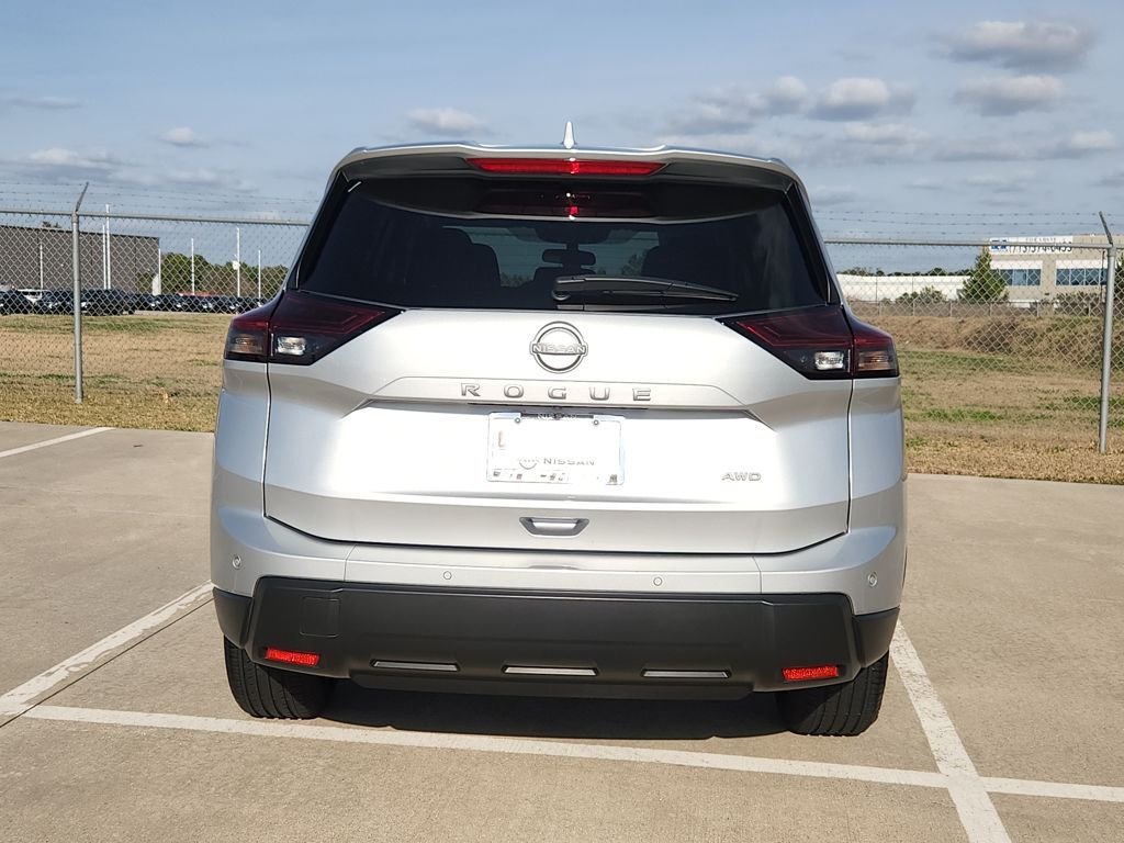 Used 2025 Silver Nissan SV image 6