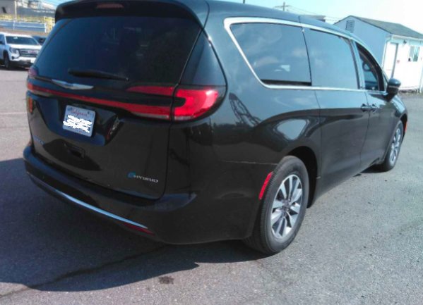 Used 2023 Brilliant Black Crystal Pearlcoat Chrysler Hybrid Touring L image 6