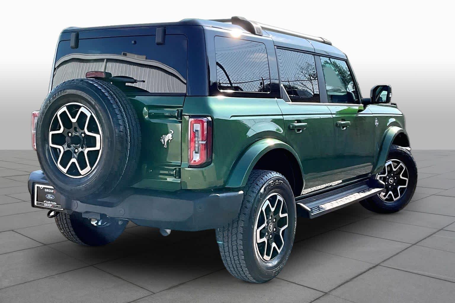 Used 2025 Eruption Green Metallic Ford Outer Banks image 13