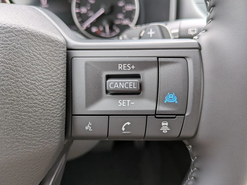 New 2026 Everest White Pearl TriCoat Nissan Dark Armor™ image 25