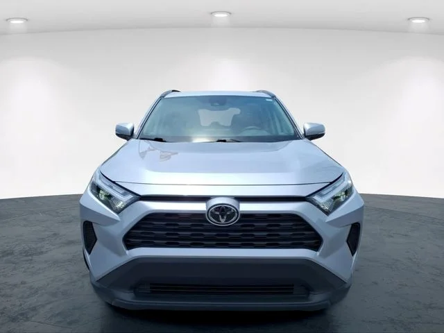 Used 2025 Silver Toyota XLE image 4