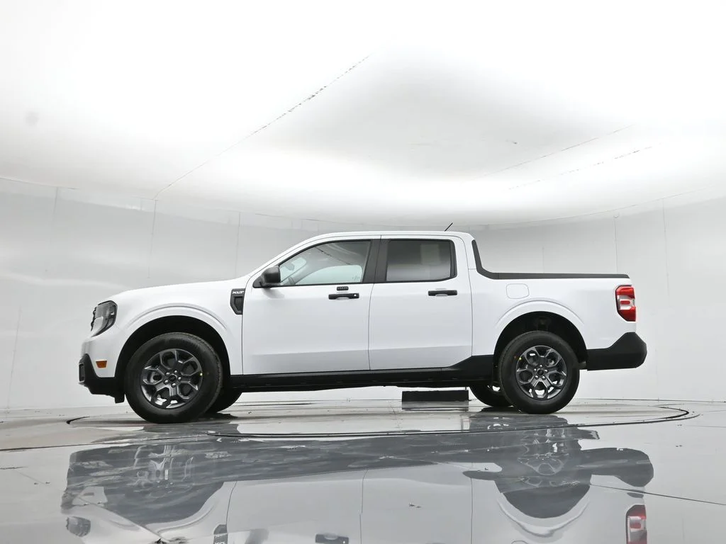 New 2026 Oxford White Ford XLT image 49