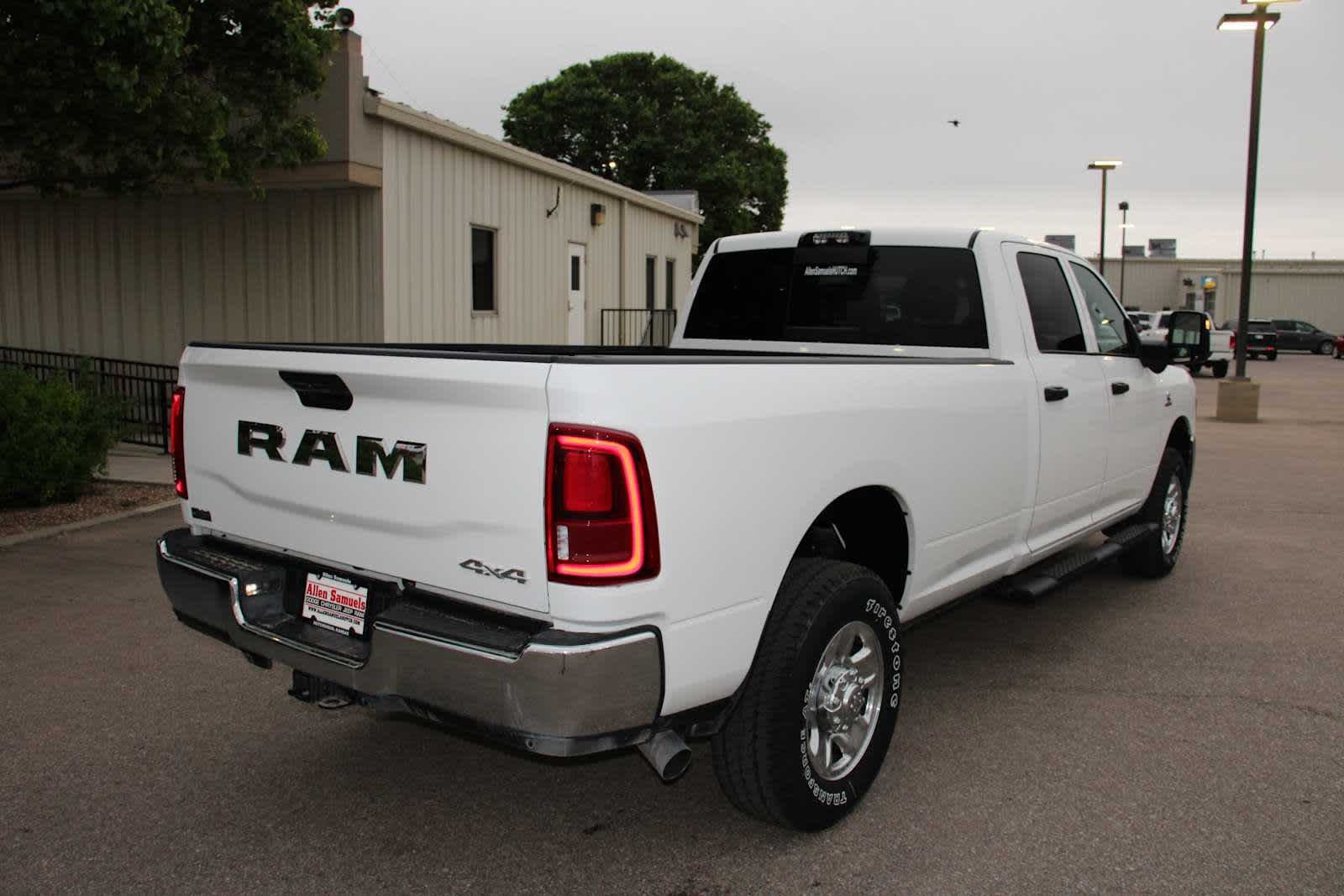 2025 RAM 3500 Tradesman - Photo 9
