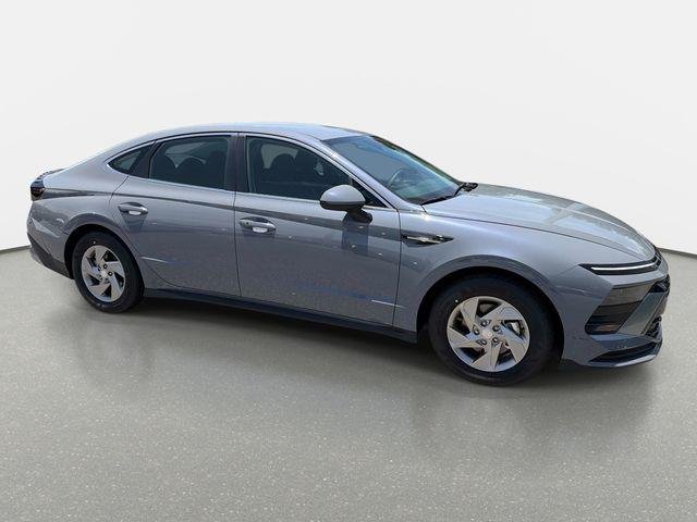 New 2026 Blue Hyundai SE image 1
