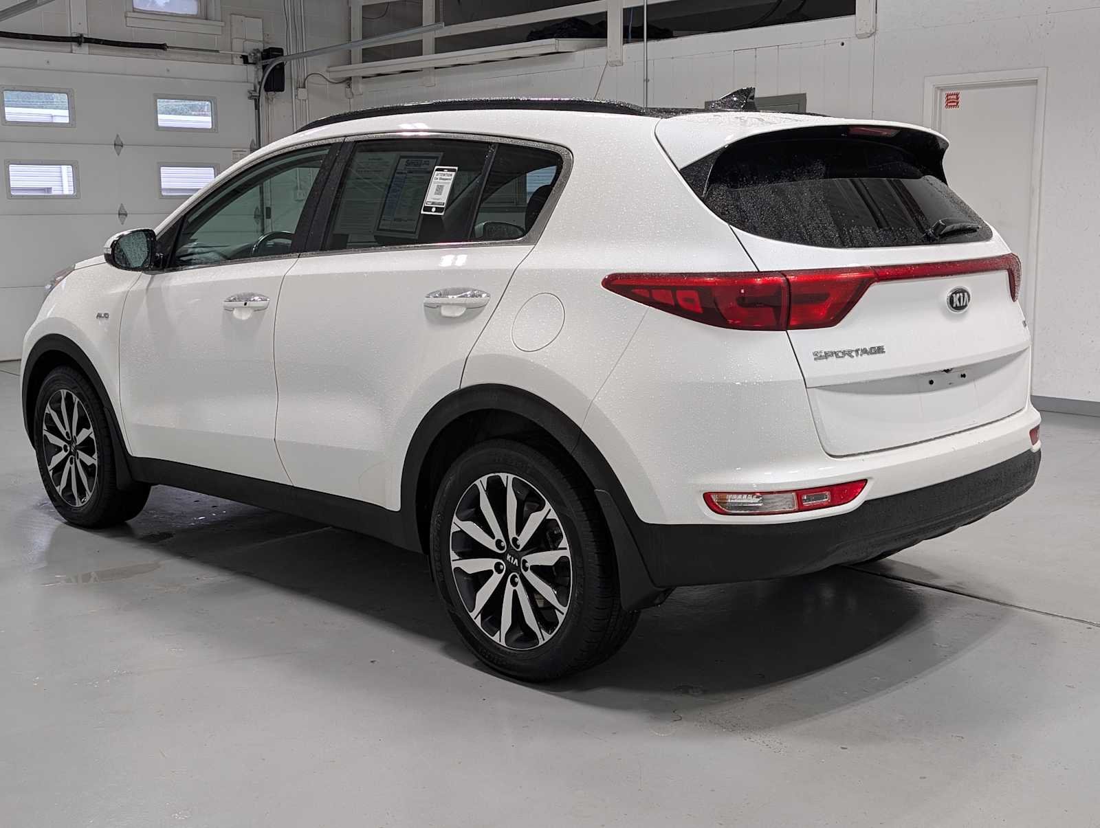 Used 2018 Snow White Pearl Kia EX image 10