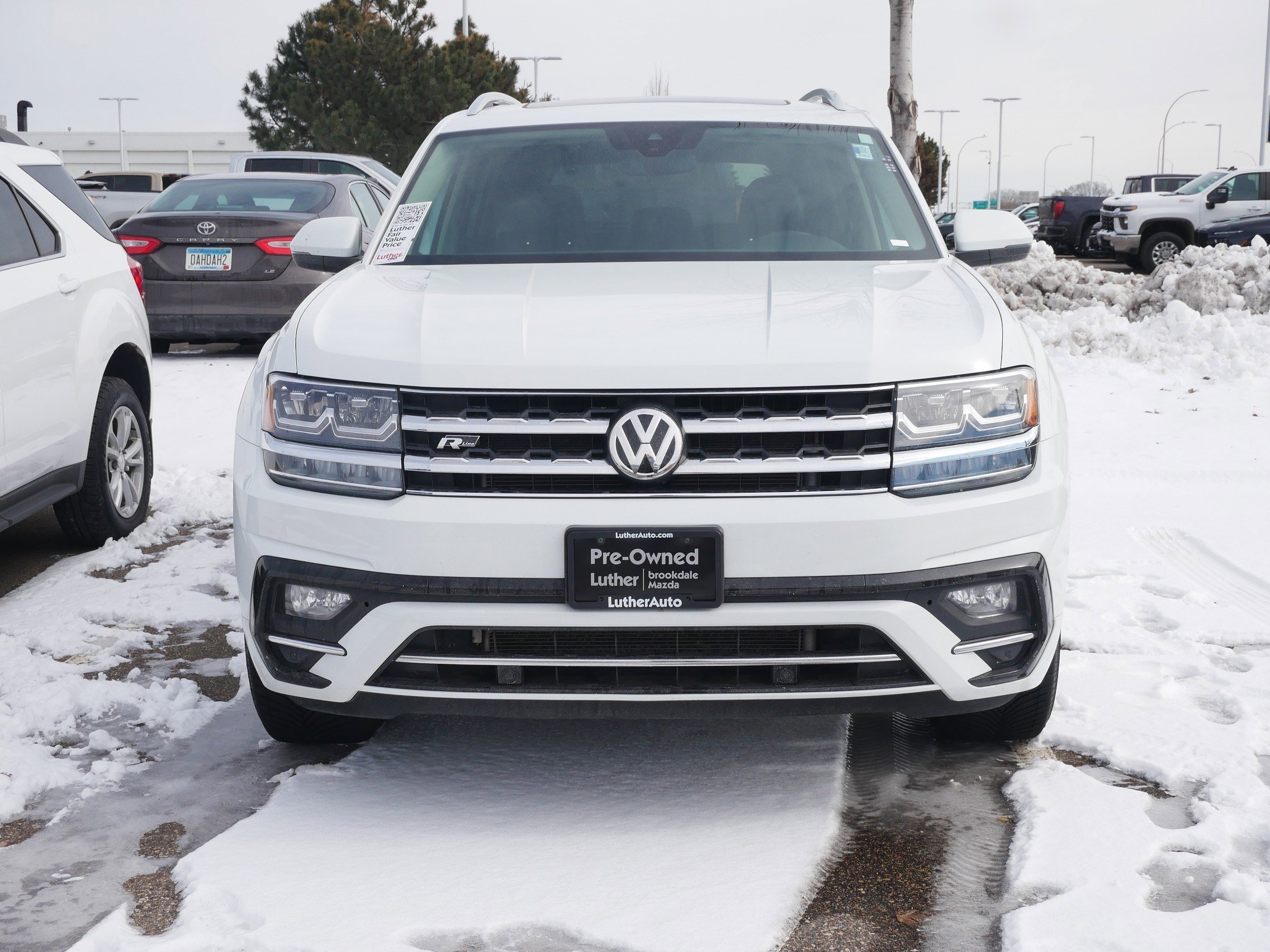 Used 2019 Volkswagen Atlas SEL R-Line with VIN 1V2RR2CAXKC624238 for sale in Brooklyn Center, Minnesota