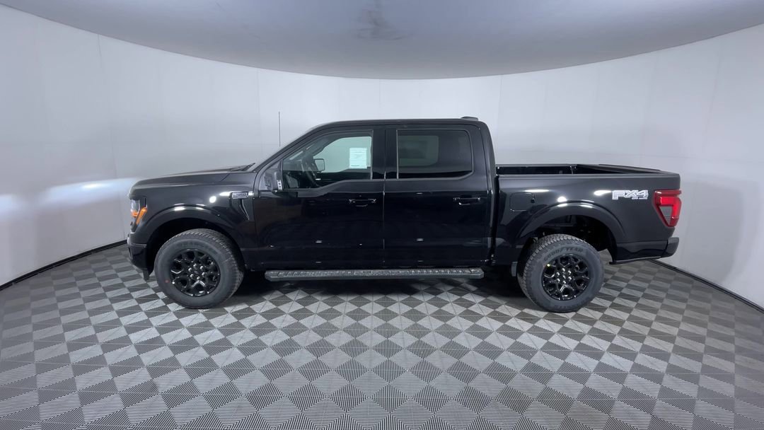 New 2026 Agate Black Metallic Ford XLT image 5
